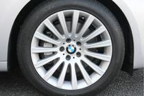 BMW 新型 5シリーズ グランツーリスモ 19インチタイヤ＆アルミホイール