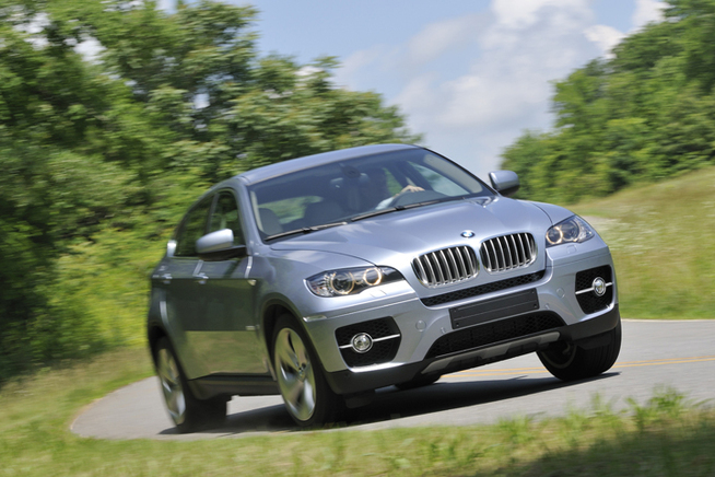 待望のハイブリッドは12月にデリバリー開始 　BMWは、SUV「X6」のハイブリッド仕様「X6アクテ...