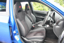 スバル 新型 インプレッサ WRX STI 4ドア フロントシート