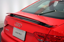 「Audi RS5」　電動昇降式リアスポイラー