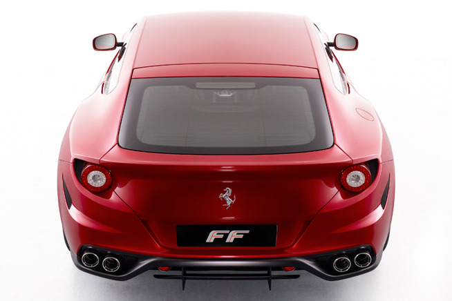「フェラーリ FF(Ferrari Four)」　リアエンド　リアビュー　画像