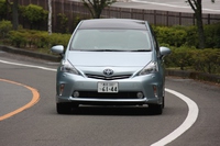 価格は高いがリセールバリューも高く、意外とお買い得!?【トヨタ プリウスα(アルファ)新車購入術】