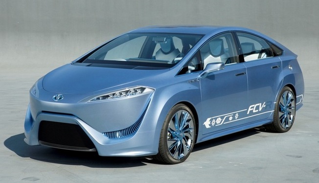   燃料電池車を再びアピール！ 　トヨタは、セダンタイプの燃料電池車FCV-Rを東京モータ...