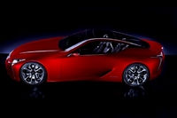 V8、5Lハイブリッド搭載か？　FRハイブリッドスポーツカー【レクサスLF-LC新車情報】