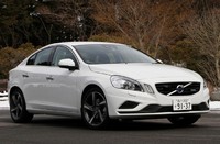超お買い得でスポーティな限定車登場！【ボルボS60 T4 R-DESIGN試乗記】