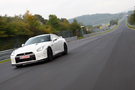 日産、GT-R 2011年モデルの0-100km/h発信加速タイムを異例の公式計測・発表