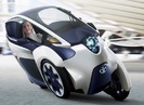 トヨタi-ROAD(アイ・ロード) 新車情報・購入ガイド
トヨタの超小型車は、バイクのように傾けて...