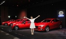 広島つながり? カープ女子ならぬ「マツダ女子」が、
新型ロードスター発売記念「Be a drive...