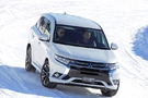 【三菱アウトランダーPHEV 長期評価レポートvol.13】
4WD性能は譲れない! 先進のツイン...