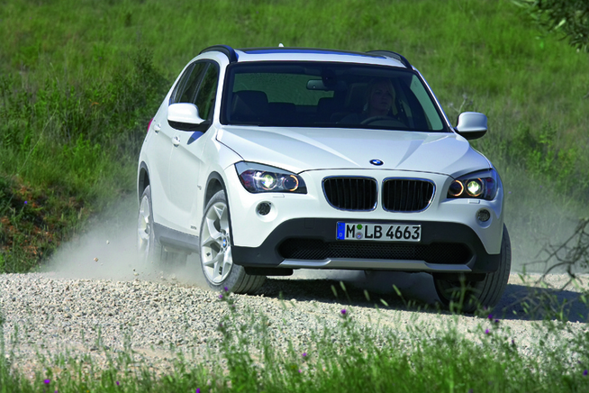 【BMW X1 海外試乗評価】今夏にも登場の「BMW X1」...