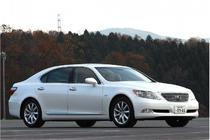 レクサス LS460L AWD フロント