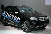 メルセデスベンツ ML350 BlueTEC 4MATIC 特別仕様「Limited for Seven Summits by Ken Noguchi」