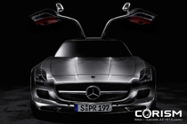 【'09フランクフルトショー】メルセデスベンツ 新型 SLS AMG　フロントビュー[ガルウィング開閉時]