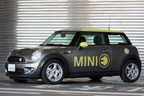 MINI E(ミニ・イー)　エクステリア