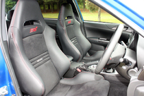 スバル 新型 インプレッサ WRX STI(4ドア) フロントシート