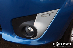 【ルノー 新型 トゥインゴ「GT」試乗記】フォグランプ周りに装飾される「GT」のロゴマーク