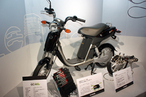 EVEX電気自動車開発技術展2010」「CSFクリーン発電＆スマートグリッドフェア2010」　YAMAHA　EC-03