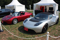 TESLA ROADSTER(アメリカ)