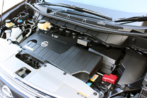 日産 エルグランド 　V6 3.5リッター「VQ35DE」型エンジン