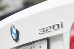 BMW 3シリーズ エンブレム