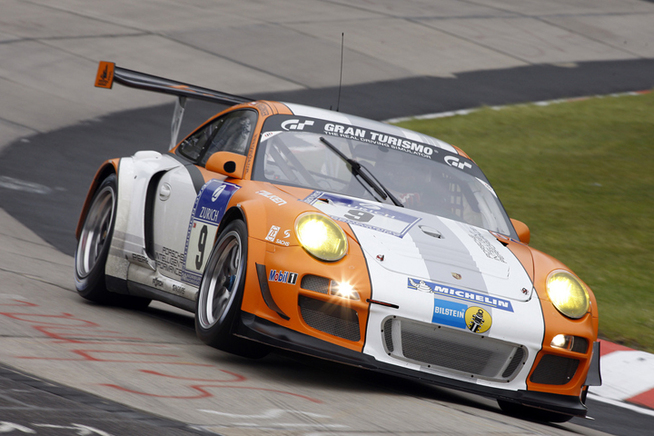 ニュル24時間レースで実力の高さを証明 　ポルシェは「911 GT3 Rハイブリッド」で、アメリカと...