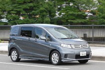 ホンダ 新型 フリード スパイク 走り