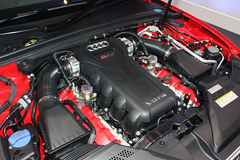 「Audi RS5」高回転型のV8 4.2リッター FSIエンジン