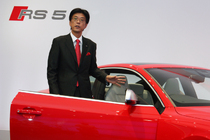 「Audi RS5」とアウディ ジャパン　大喜多 寛 代表取締役社長