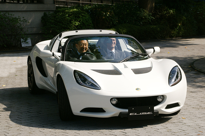 トヨタ製2ZZ-GE型エンジンを搭載する「LOTUS Elise R」(ロータス エリーゼ R)をド...