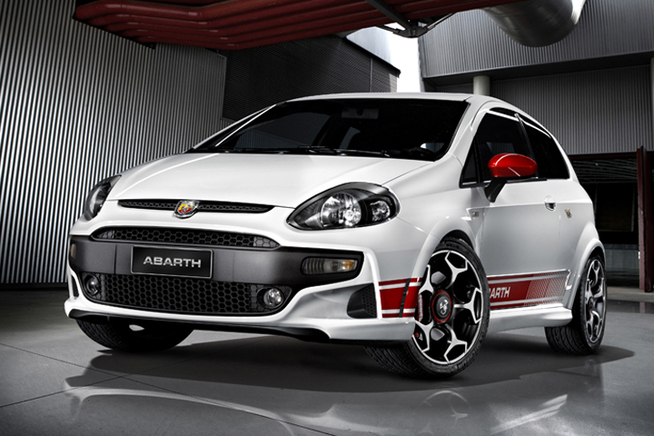 ABARTH(アバルト) プント エヴォ　エクステリア 1.4リッターターボ マルチエアエンジンを新...