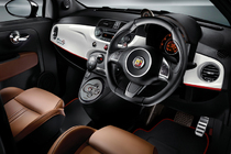 フィアット　ABARTH(アバルト)　500C　インテリア画像