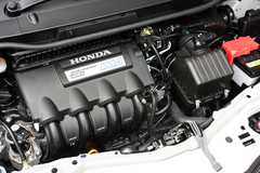 ホンダ フィット ハイブリッド　ハイブリッドシステム「IMA(integrated Motor Assist)」+1.3リッター i-VTECエンジン