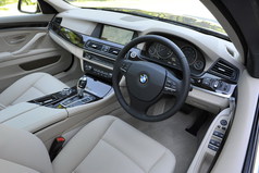 BMW 新型5シリーズツーリング インテリア