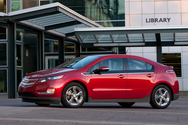   CHEVROLET VOLT(シボレー・ボルト)[2011年モデル] トヨタのプラグイ...