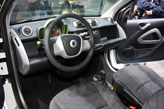 「smart fortwo electric drive(スマート電気自動車)」 インテリア