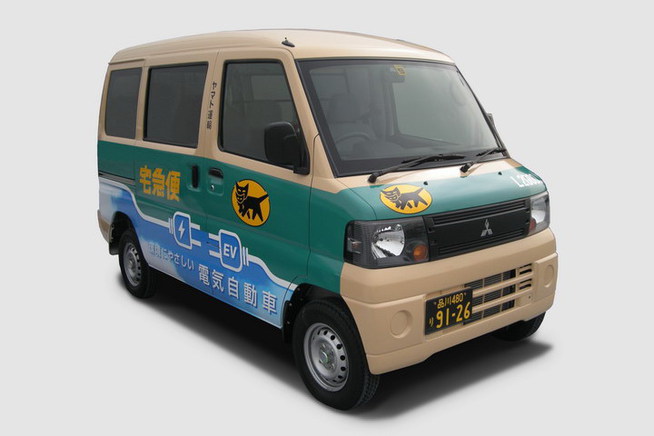 今回の実証走行試験で使用する軽商用EVの試作車。10月15日から東京都大田区のヤマト運輸・東糀谷1丁...