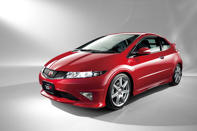 今回ホームページで先行公開された2010年モデルの「シビック TYPE R EURO」。ダーククロー...