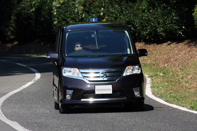 日産 新型 セレナ ハイウェイスター　走り