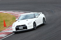 日産 GT-R 2011年モデル サーキット 走り