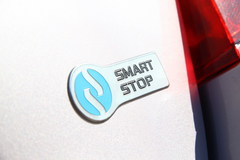 トヨタ 新型ヴィッツ SMART STOP エンブレム