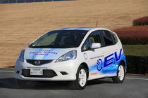 ホンダ　フィット　EV(電気自動車)　フロントビュー