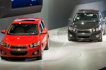 GM シボレー 新型コンパクトカー「ソニック」[2011年デトロイトモーターショー会場にて]　画像