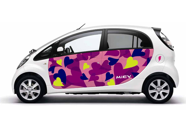 三菱 i-MiEV(アイ・ミーブ)　ラッピングデザイン車両　サイドビュー　画像