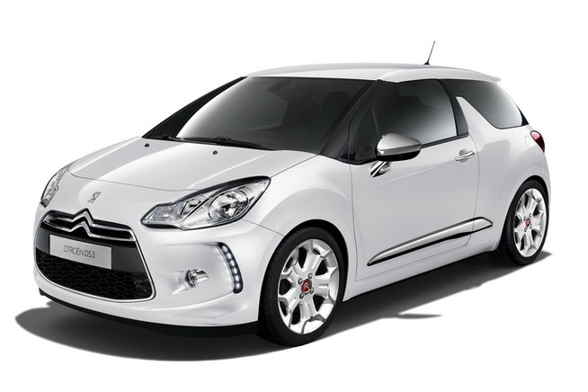 白いモノトーンのボディカラーを纏った限定車「DS3 シックエディション・ブラン」 3色設定の「スポー...