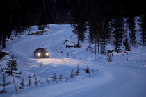スウェーデンとフィンランドの雪上で行った四輪駆動システムの開発テストの様子　2