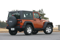 Jeep Wrangler Sport(ジープ ラングラー スポーツ)　リアビュー　画像