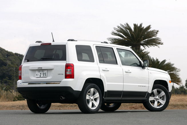 Jeep Patriot(クライスラー ジープ パトリオット)　2011年モデル　リアビュー　画像