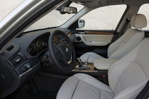 新型 BMW X3 フロントシート 画像