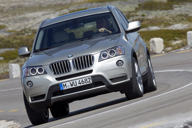 新型 BMW X3 走り 画像
