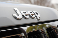クライスラー　新型　ジープ・グランドチェロキー リミテッド　Jeepブランド　ロゴマーク　画像